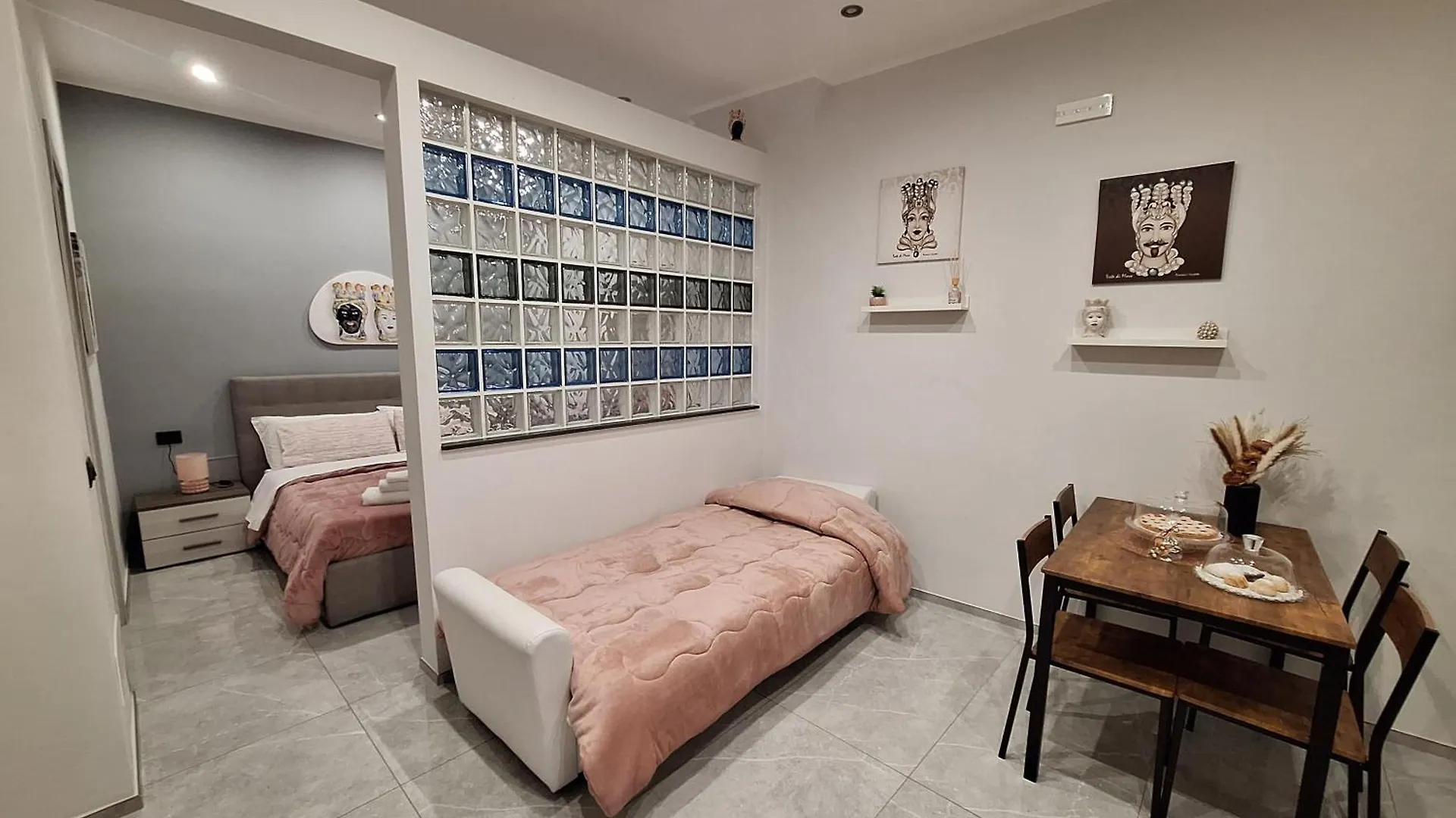 Casa Vacanze Al Teatro Aeroporto di Catania Fontana Rossa 0*,