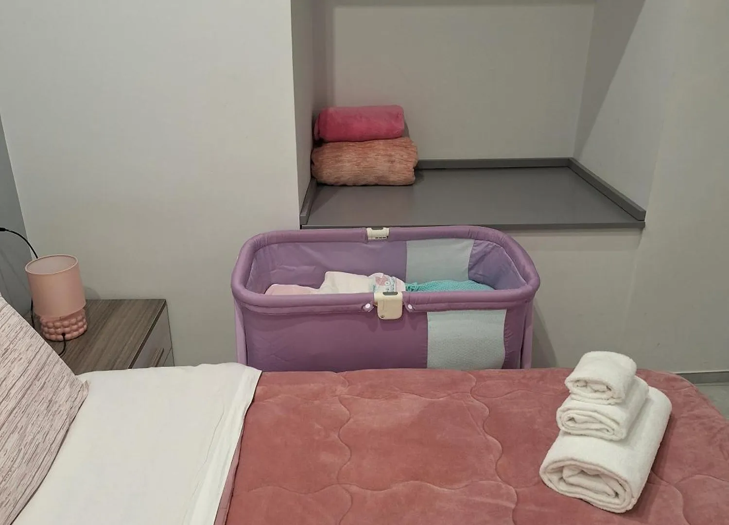 Casa Vacanze Al Teatro Aeroporto di Catania Fontana Rossa Italia